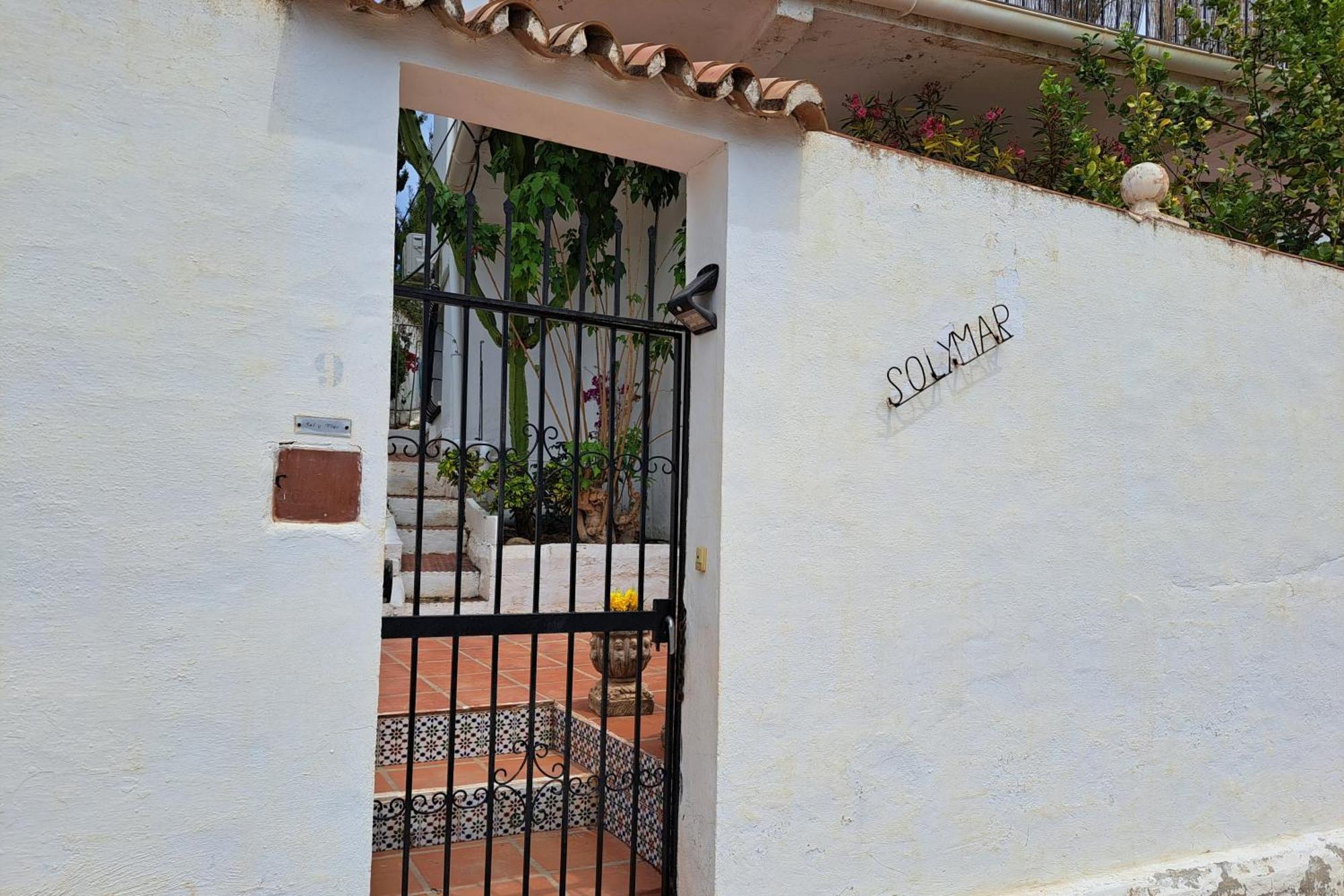 2 Bed - Sleeps 5 - Private Pool & Garden Villa *