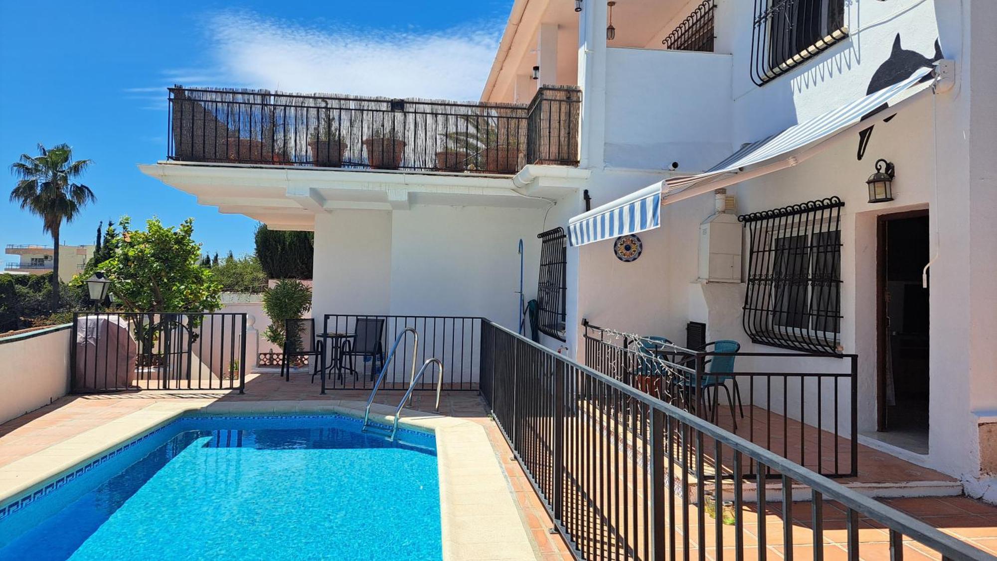 Villa 2 Bed - Sleeps 5 - Private Pool & Garden